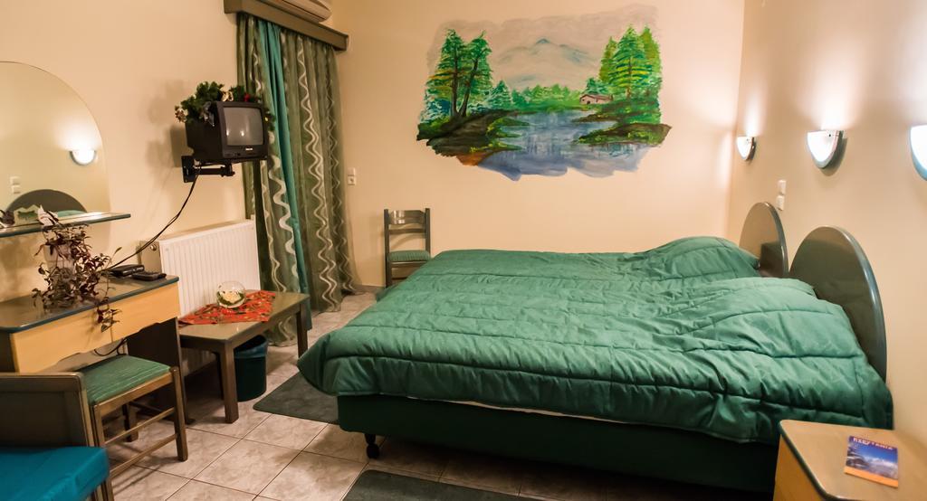 Artemis Hotel Karpenisi Luaran gambar