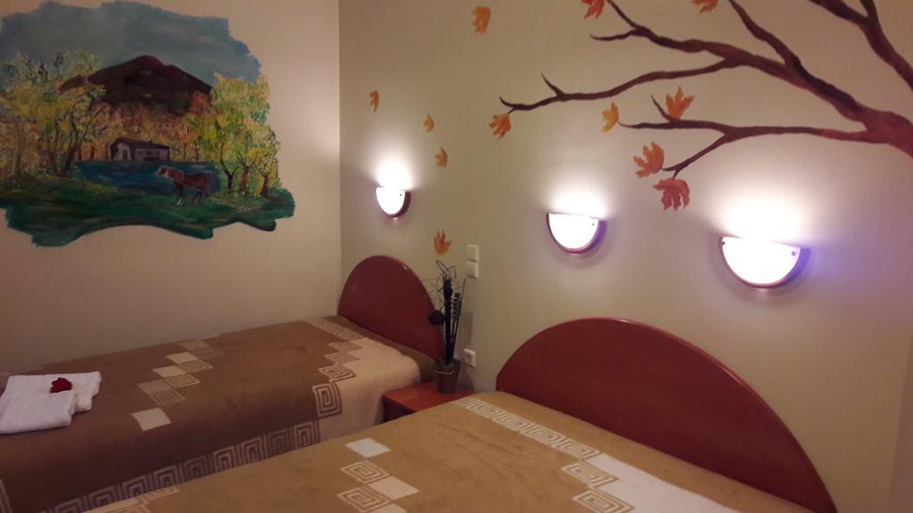 Artemis Hotel Karpenisi Luaran gambar