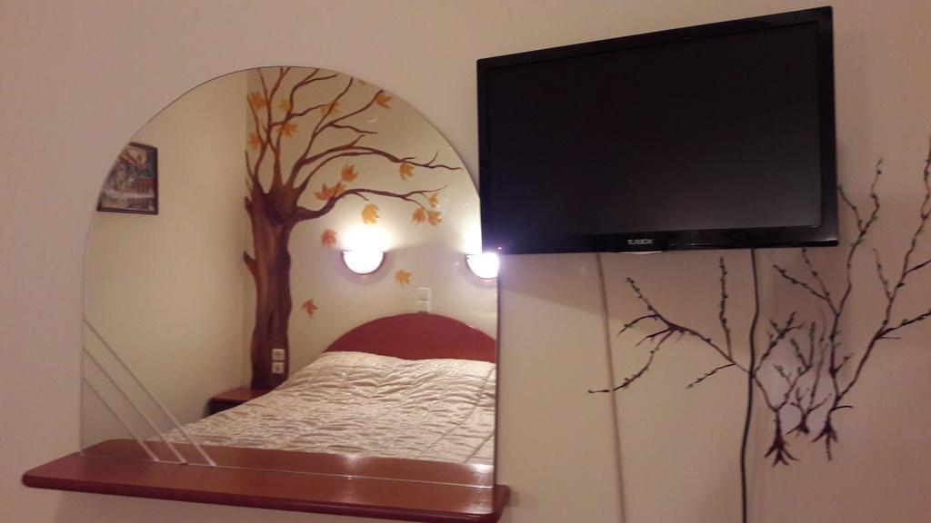 Artemis Hotel Karpenisi Luaran gambar