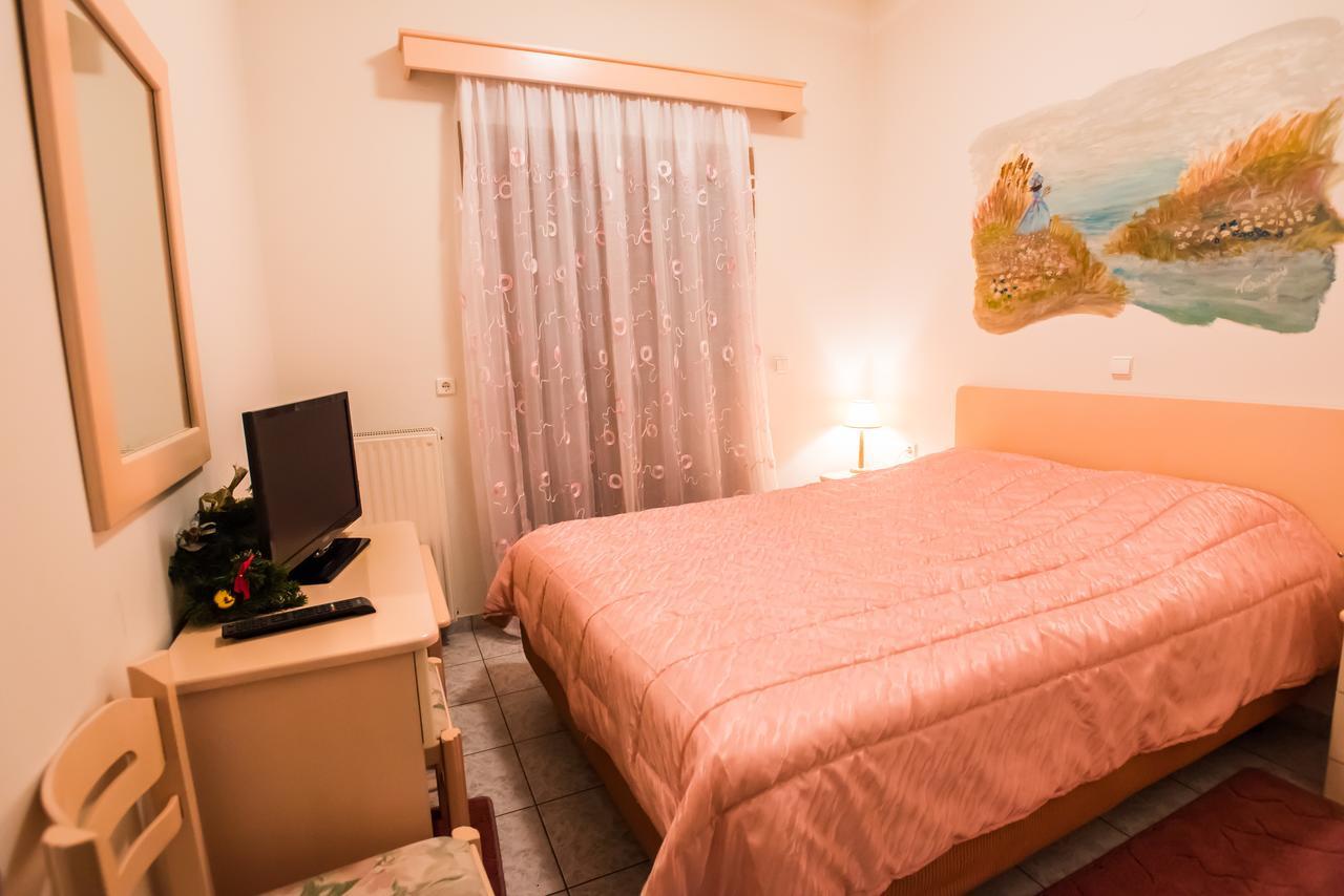 Artemis Hotel Karpenisi Luaran gambar